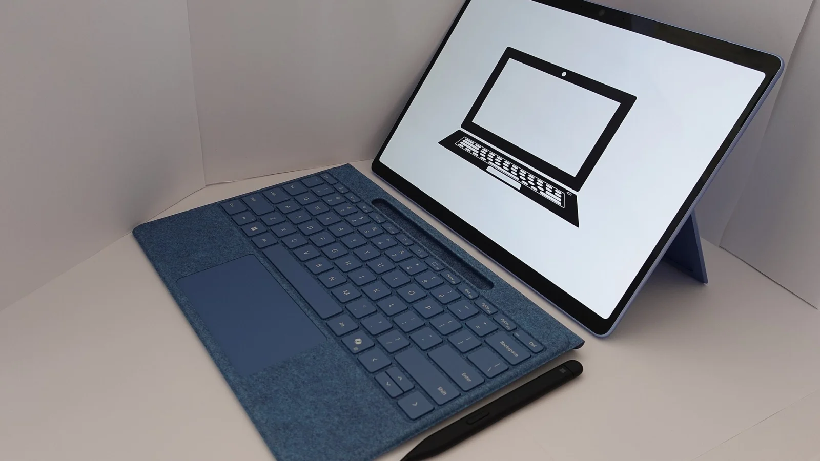Tablet Display Technology (illustrative image)
